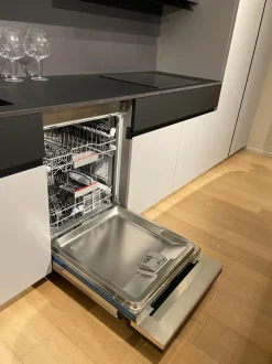 Cucina design lineare Fenix e laminato Artigianale a prezzo ribassato
