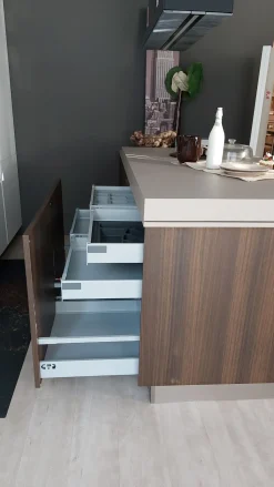 Cucina Egoline moderna bianca Febal ad isola scontata 35%