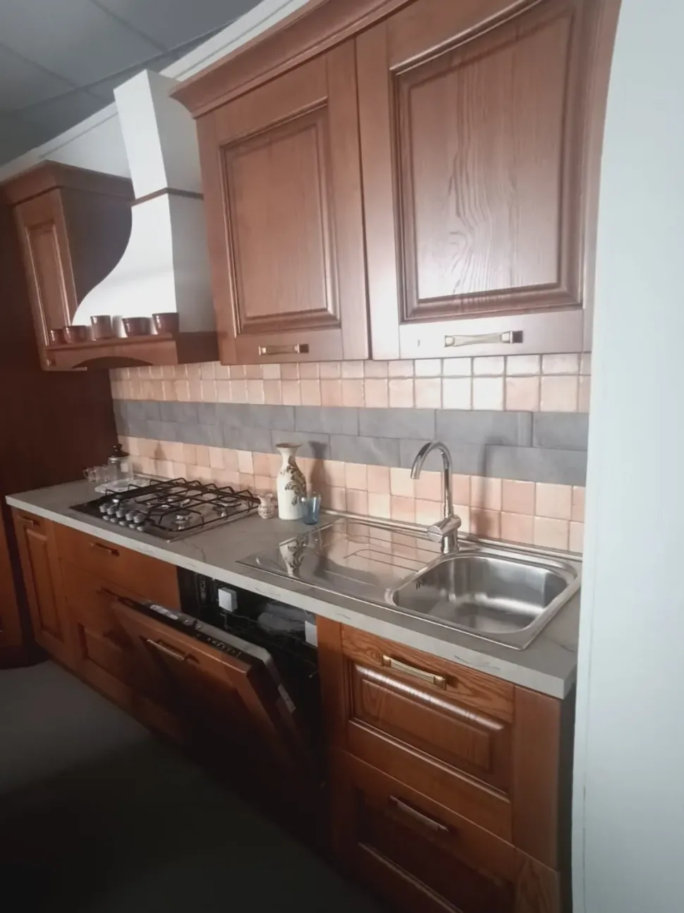 Cucina Evo cucine classica ad angolo noce in legno Telma