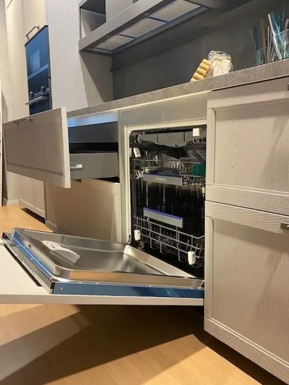 Cucina Flavour design grigia Lube cucine lineare scontata 43%