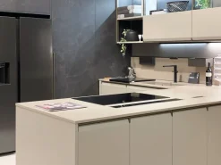 Cucina Formalia moderna grigio Scavolini ad angolo scontata 35%