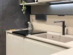 Cucina Formalia moderna grigio Scavolini ad angolo scontata 35%