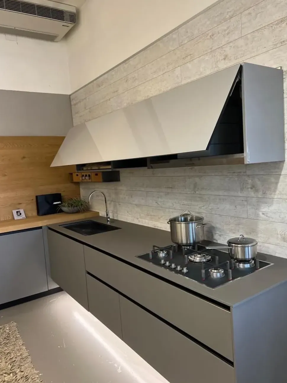 Cucina grigia design ad angolo Meson's cucine Linea