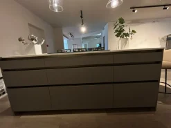 Cucina grigia design con isola Metropolis Stosa in offerta