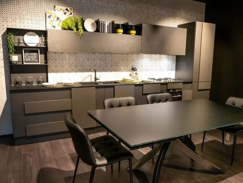 Cucina grigia design lineare Creativa Lube cucine in Offerta Outlet