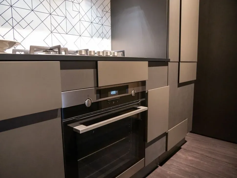 Cucina grigia design lineare Creativa Lube cucine in Offerta Outlet