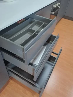 Cucina grigia moderna ad angolo Essebi Zenit