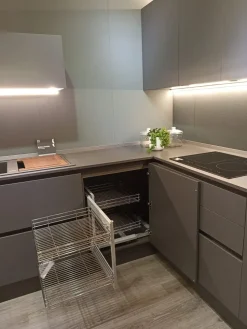 Cucina grigia moderna con penisola Evolution Scavolini