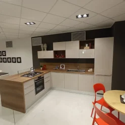 Cucina grigia moderna con penisola Urban Scavolini