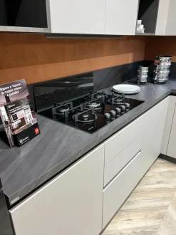 Cucina grigio moderna con penisola Evolution Scavolini