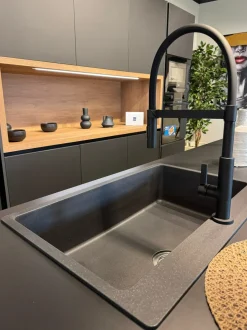 Cucina Infinity design antracite Stosa con isola scontata 45%