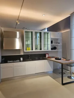 Cucina inglese con penisola Carattere Scavolini a prezzo scontato