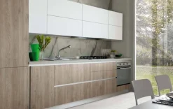 Cucina Ingrid versione rovere fiammato brown moderna rovere chiaro lineare S75 scontata 30%