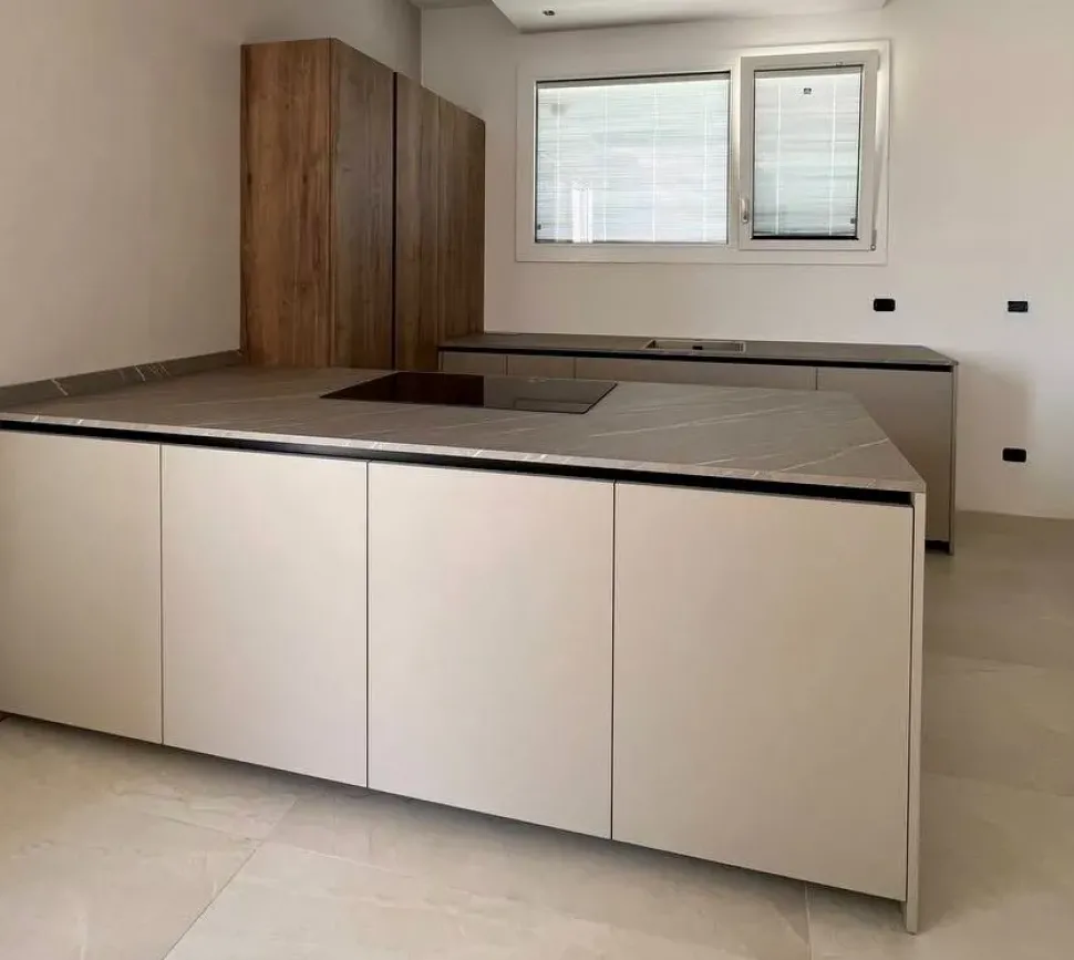 Cucina Ingrosso cucine moderne icm66 moderna tortora con penisola Primopiano cucine