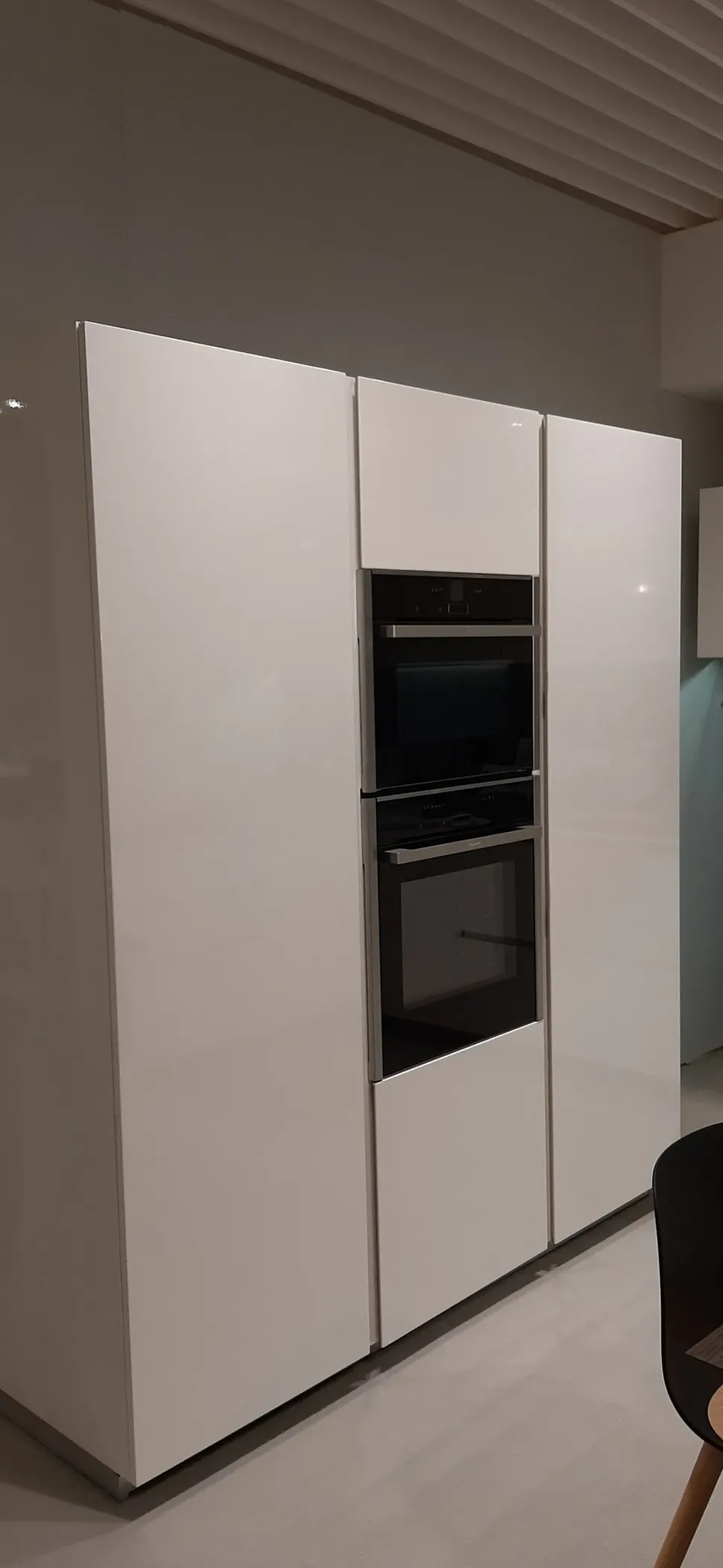 Cucina Light moderna bianca con penisola Modulnova scontata 50%