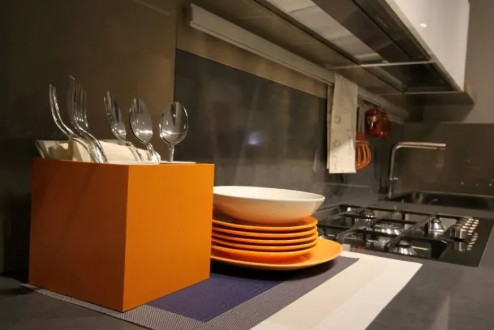 Cucina lineare design Brava laccata Lube cucine a prezzo scontato