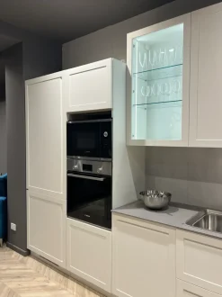 Cucina lineare in laccata opaco bianca Carattere a prezzo scontato