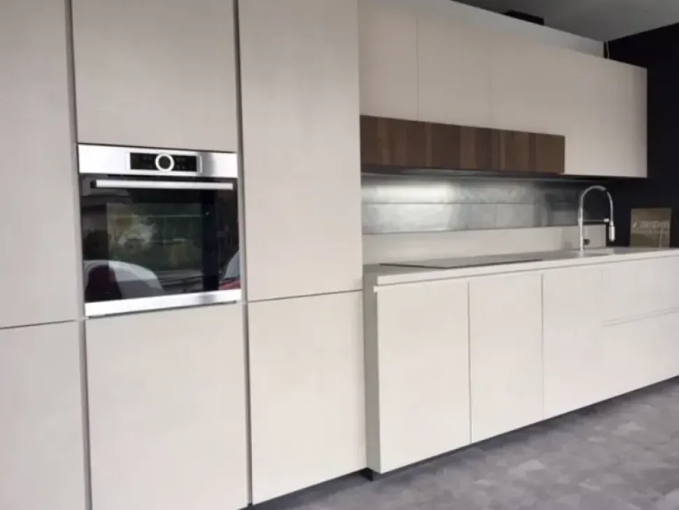 Cucina lineare in laccato opaco a prezzo ribassato 44%