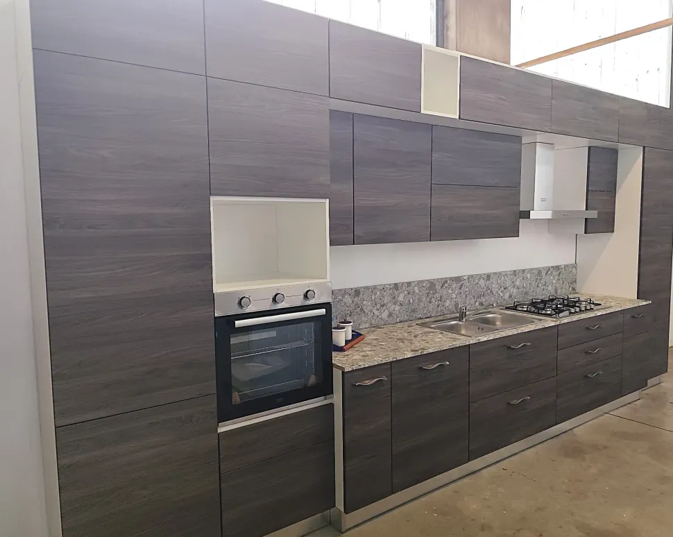 Cucina lineare in laminato materico a prezzo scontato 58%