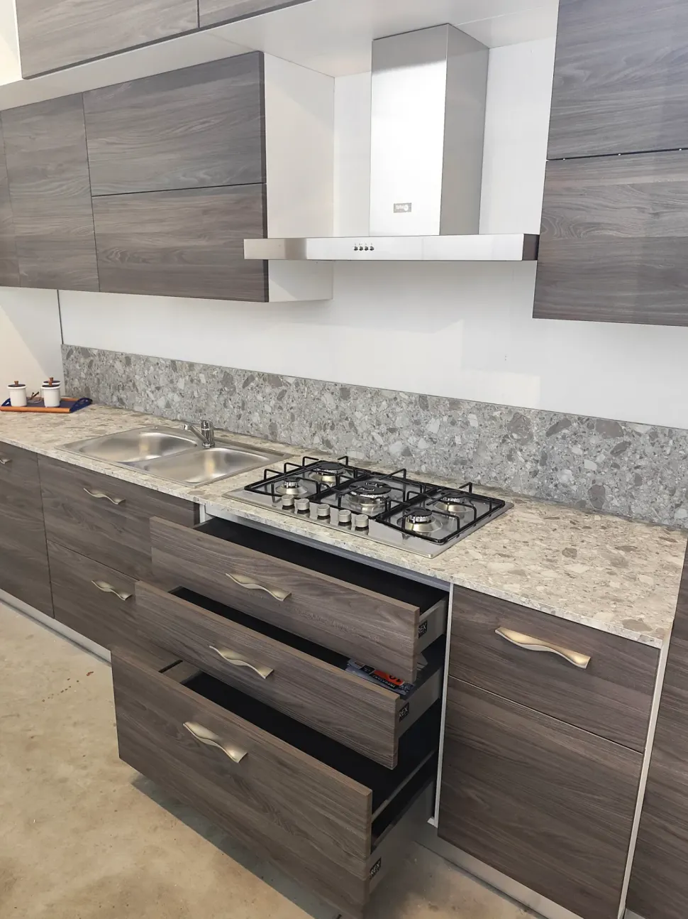 Cucina lineare in laminato materico a prezzo scontato 58%