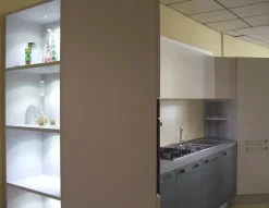 Cucina lineare in laminato materico bianca People a prezzo scontato