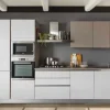 Cucina lineare in laminato lucido a prezzo ribassato 50%
