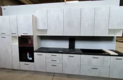 Cucina lineare in laminato materico a prezzo ribassato 52%