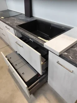 Cucina lineare in laminato materico a prezzo ribassato 52%