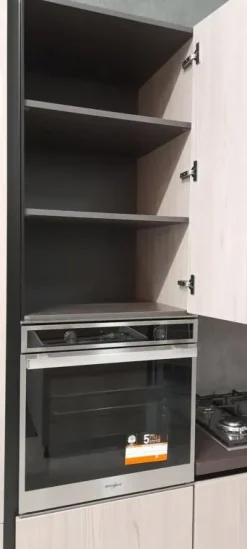 Cucina lineare in laminato materico a prezzo ribassato 50%