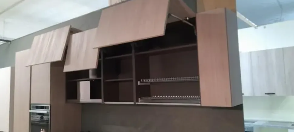 Cucina lineare in laminato materico a prezzo ribassato 50%