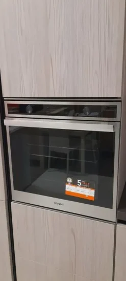 Cucina lineare in laminato materico a prezzo ribassato 50%