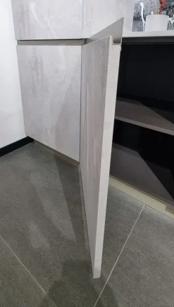 Cucina lineare in laminato materico altri colori Infinity maniglia grip a prezzo ribassato