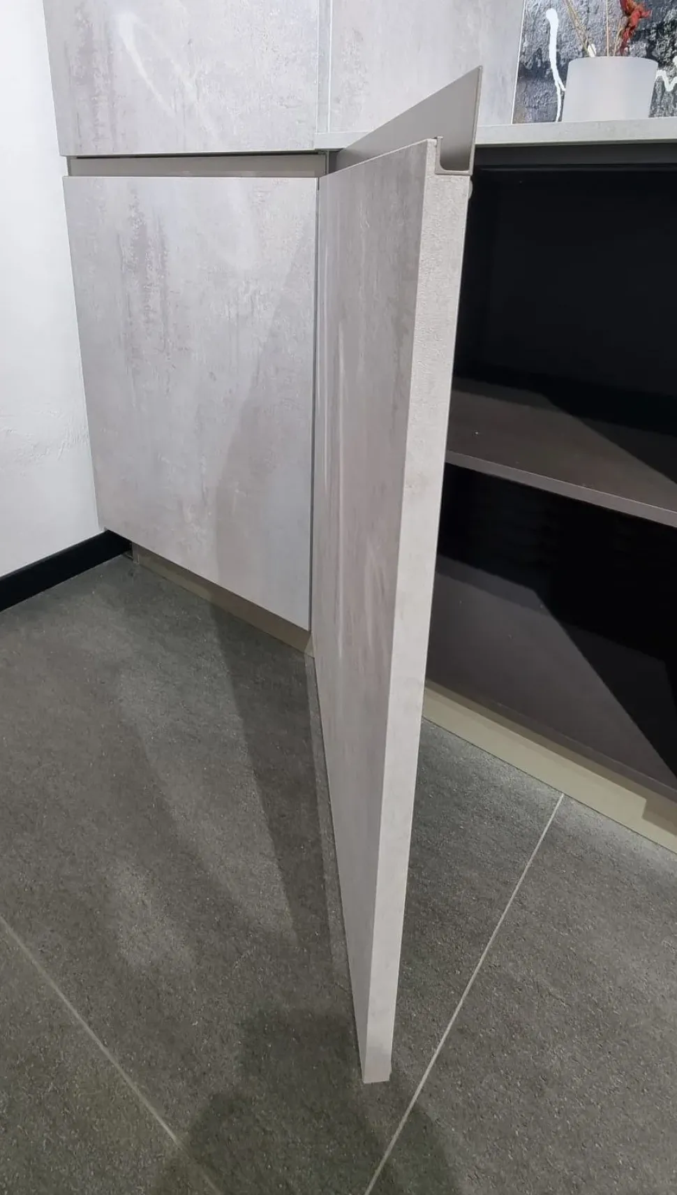 Cucina lineare in laminato materico altri colori Infinity maniglia grip a prezzo ribassato