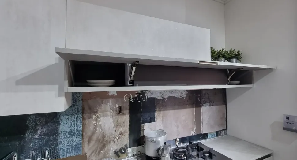 Cucina lineare in laminato materico altri colori Infinity maniglia grip a prezzo ribassato