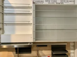 Cucina lineare in laminato lucido bianca 808 inox a prezzo ribassato