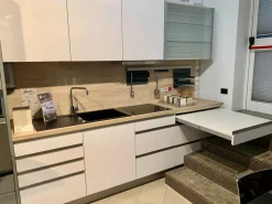 Cucina lineare in laminato lucido bianca 808 inox a prezzo ribassato
