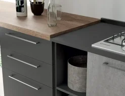Cucina lineare in laminato opaco grigio Domino grafite e cementho a prezzo ribassato
