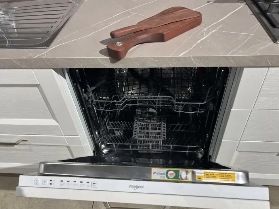 Cucina lineare in legno a prezzo scontato 60%