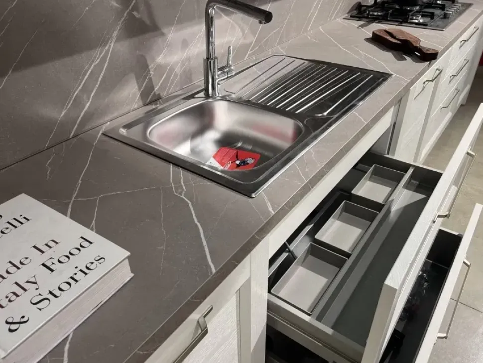 Cucina lineare in legno a prezzo scontato 60%