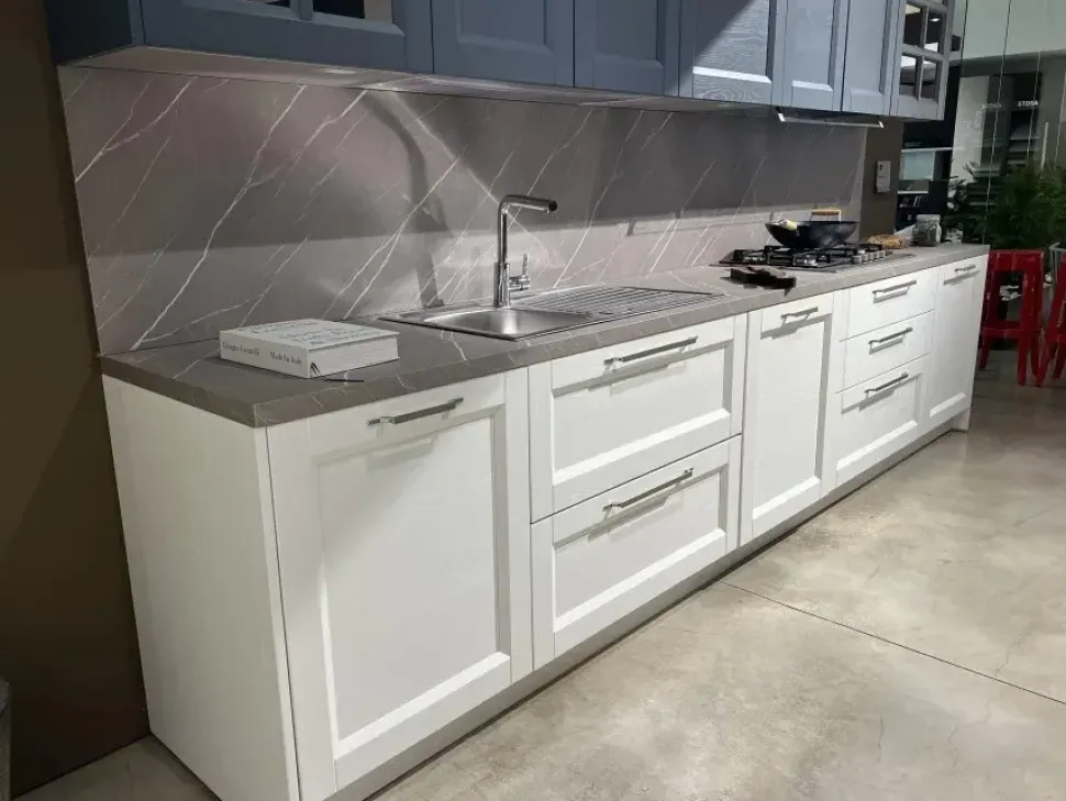 Cucina lineare in legno a prezzo scontato 60%