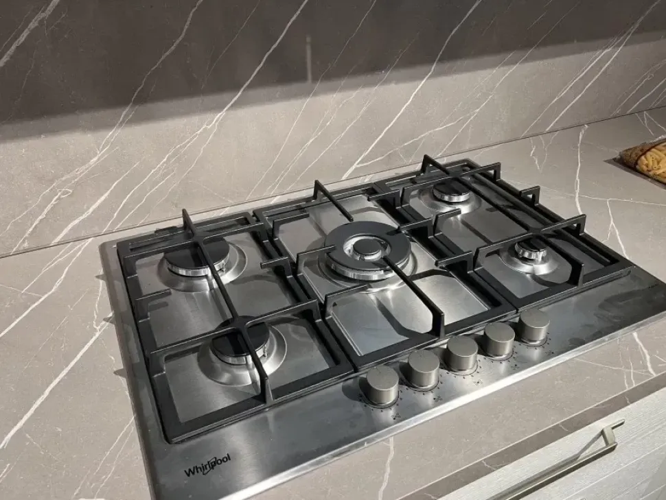 Cucina lineare in legno a prezzo scontato 60%