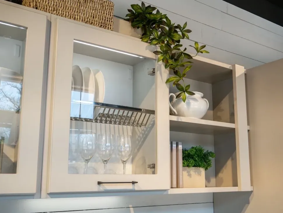 Cucina lineare in legno bianca Provenza a prezzo ribassato