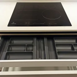 Cucina lineare in melaminico a prezzo ribassato 50%