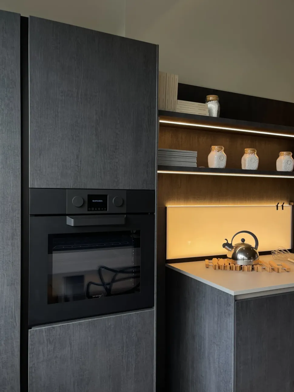 Cucina lineare in melaminico a prezzo ribassato 45%