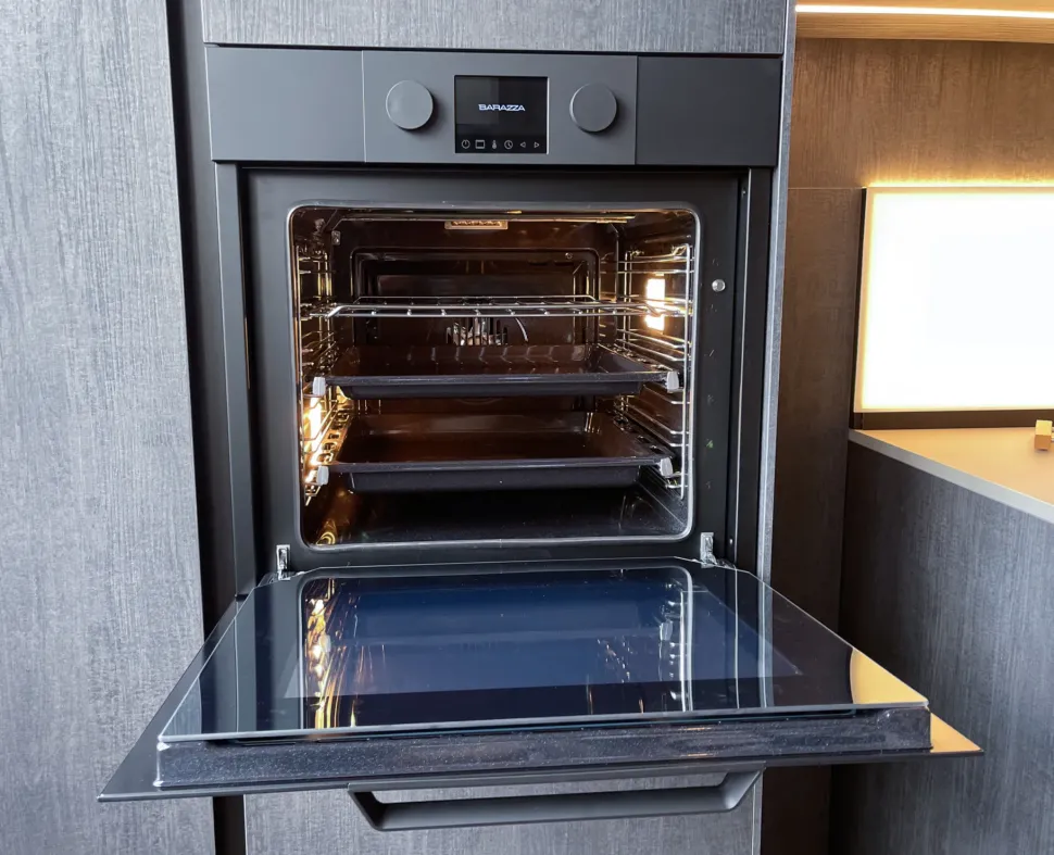 Cucina lineare in melaminico a prezzo ribassato 45%