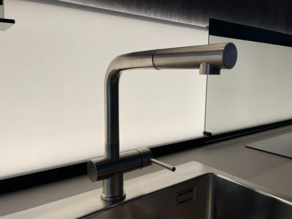 Cucina lineare in melaminico a prezzo ribassato 45%