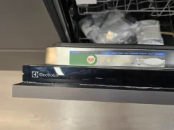 Cucina lineare in polimerico opaco grigia Yaris a prezzo scontato