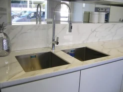 Cucina lineare in vetro a prezzo scontato 38%