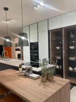 Cucina lineare in vetro a prezzo ribassato 56%