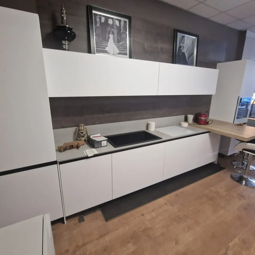 Cucina lineare moderna bianca Arredo3 Kaly a soli 9557 Euro